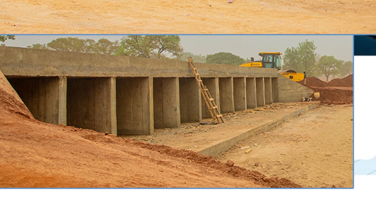 Chantier de construction d'un ouvrage hydraulique ONBAH